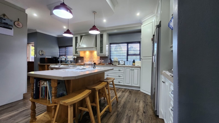 4 Bedroom Property for Sale in Melodie North West